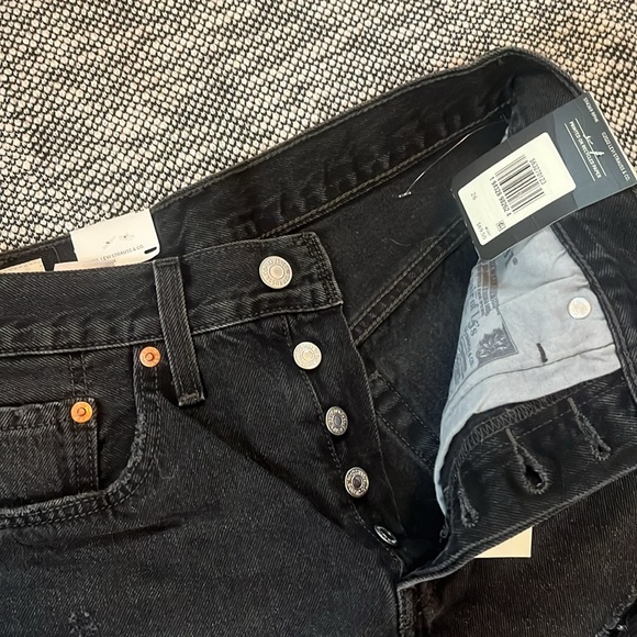Levi’s black jean shorts - Picture 2 of 3